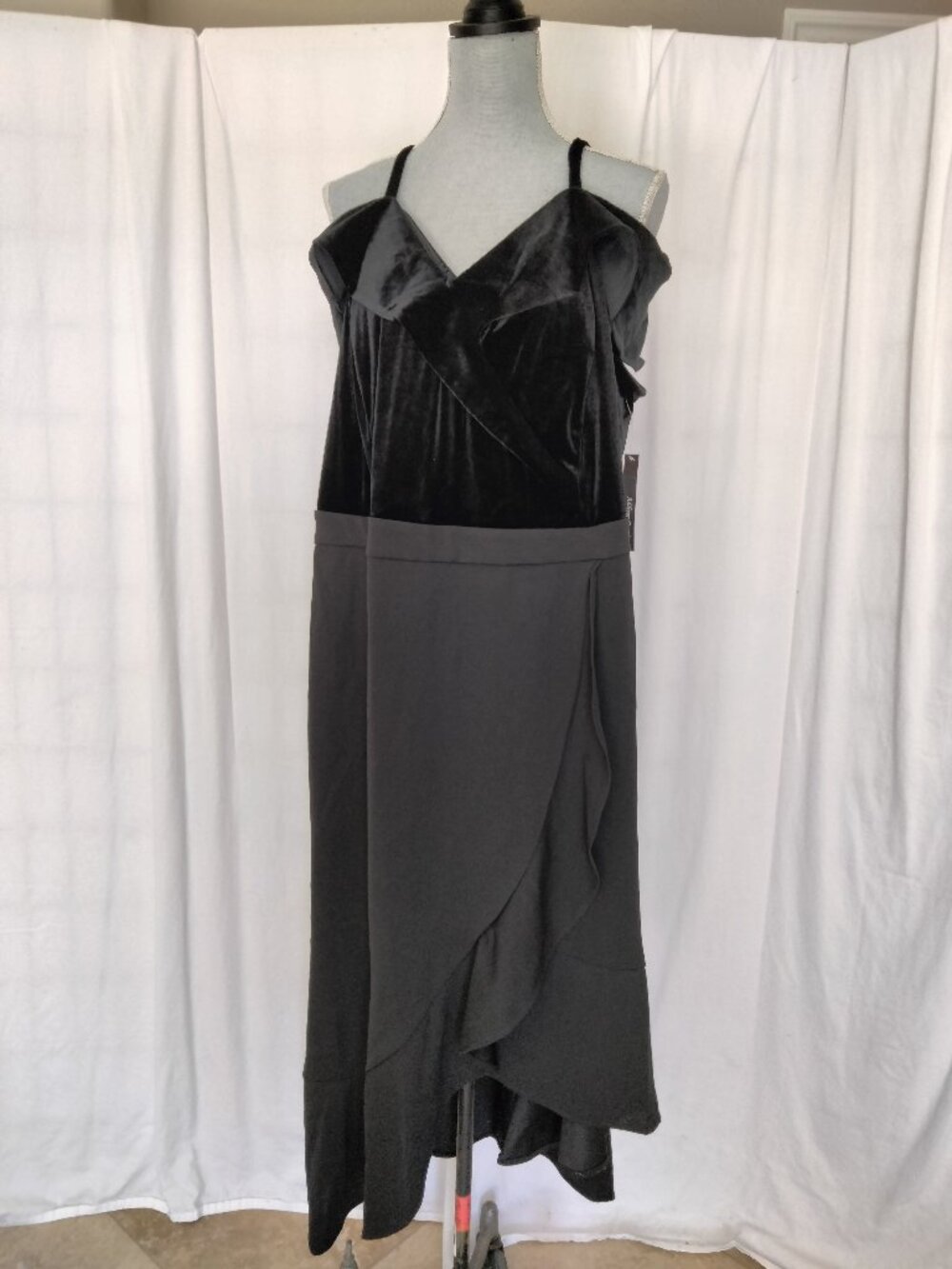 NWT Addison Evenings Women’s off the shoulders velvet top Black maxi Dress S22W